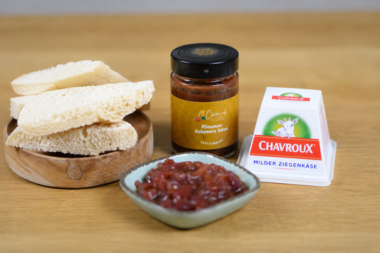 Pariserbrot mit Chavroux & Pflaumen Habanero Sauce
