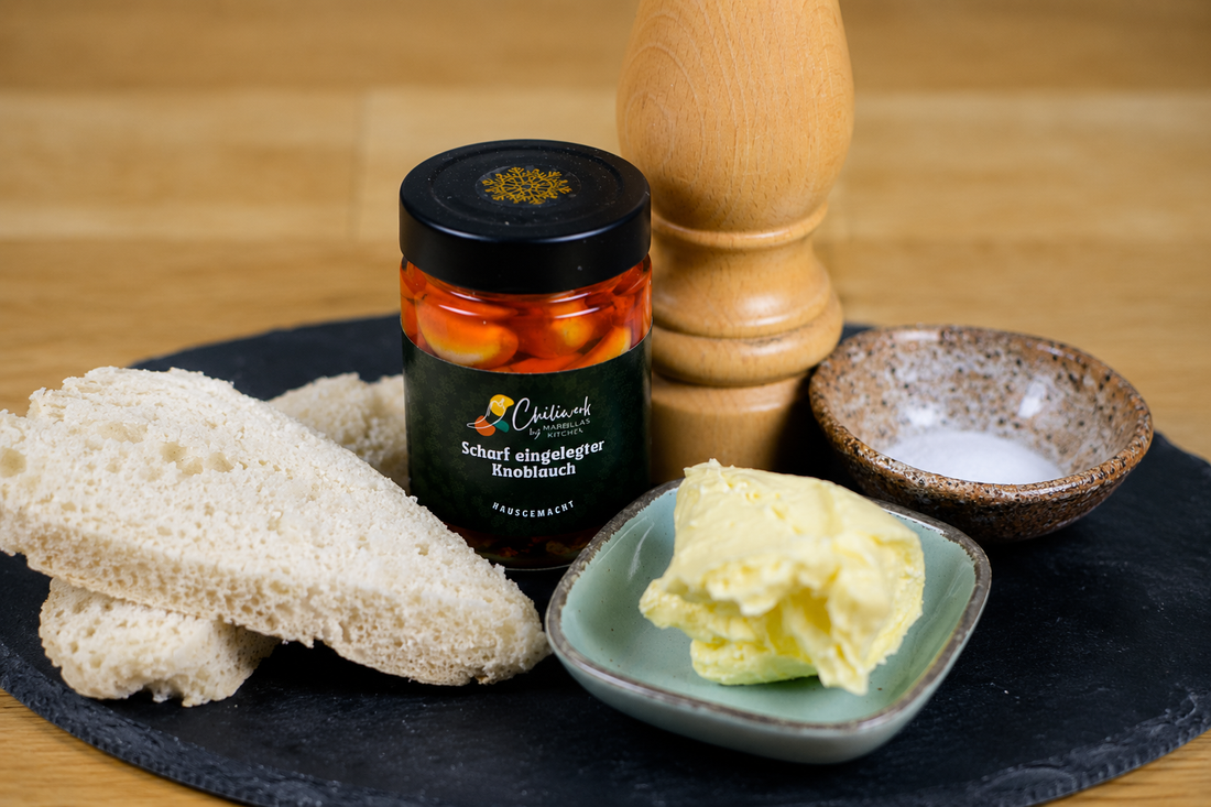 Knoblauchbutter mit Chiliöl 