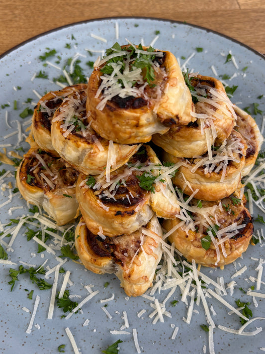 Blätterteigschnecken mit Olivencreme 