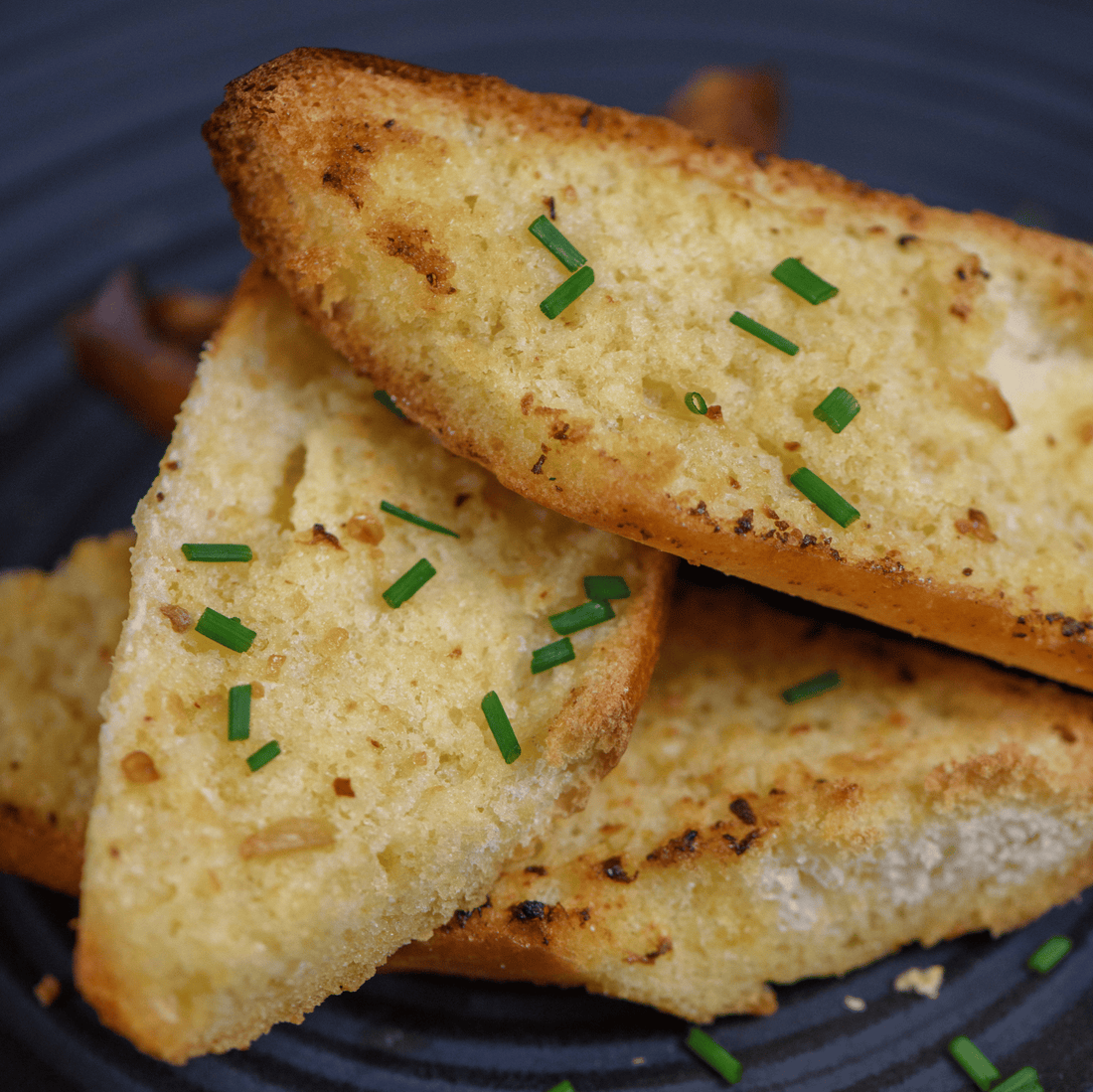 Knoblauchbutter mit Chiliöl Gericht